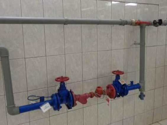 Обследование инженерных систем. Обследование узла учета холодной воды, оборудованного задвижками, фильтром грубой очистки и турбинным водомером